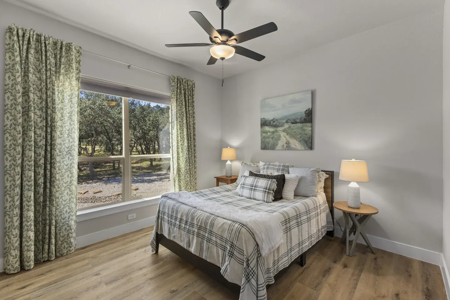 Secondary bedroom at 924 Annabelle Avenue